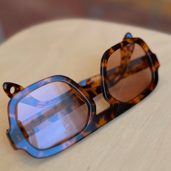 Elisa Johnson Jane Sunglasses - Picture 1 of 3